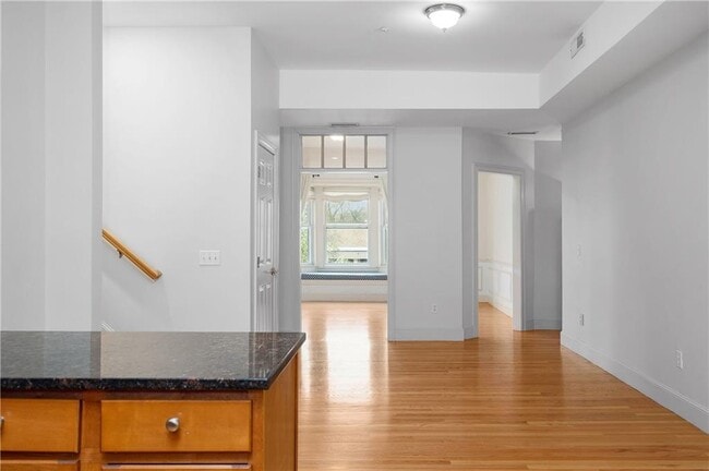 Building Photo - 75 Orchard Ave