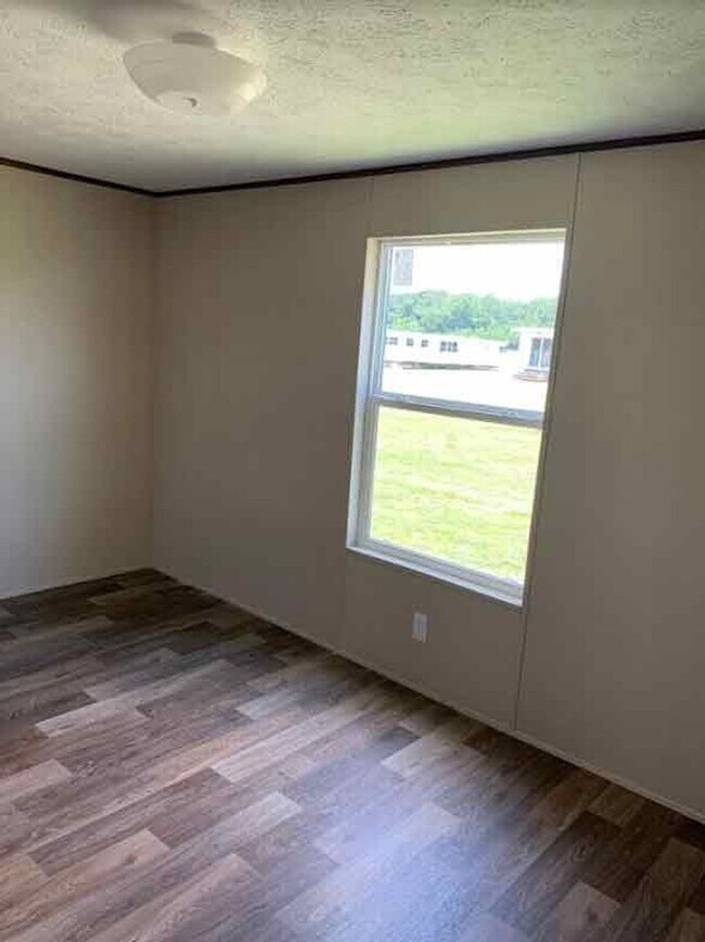 Building Photo - Charming 3BR House in Delco