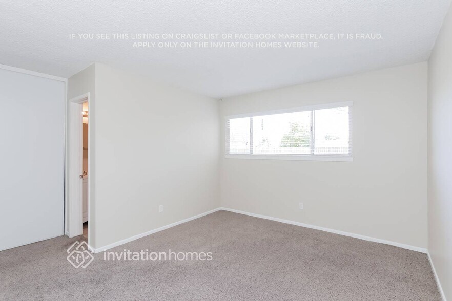 Building Photo - 2619 W Maple St