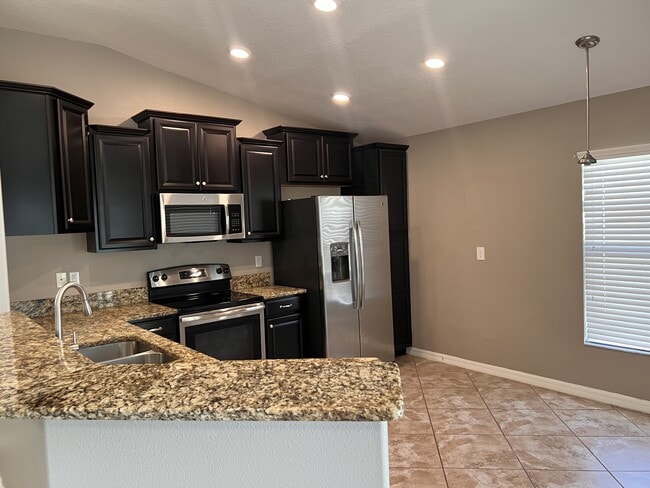 Building Photo - 11018 Whittney Chase Dr