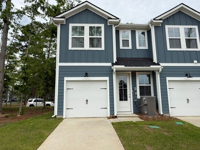 Building Photo - 3 Bedroom 2.5 Bathroom Townhouse in Windward Village - Summerville