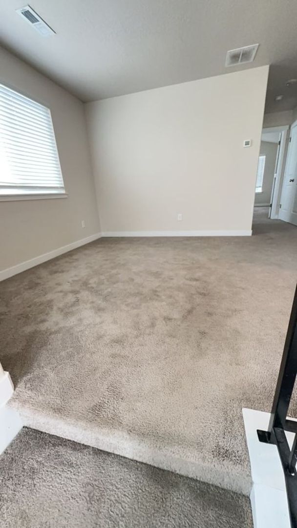 Building Photo - Lovely NSL Townhome - available this month!