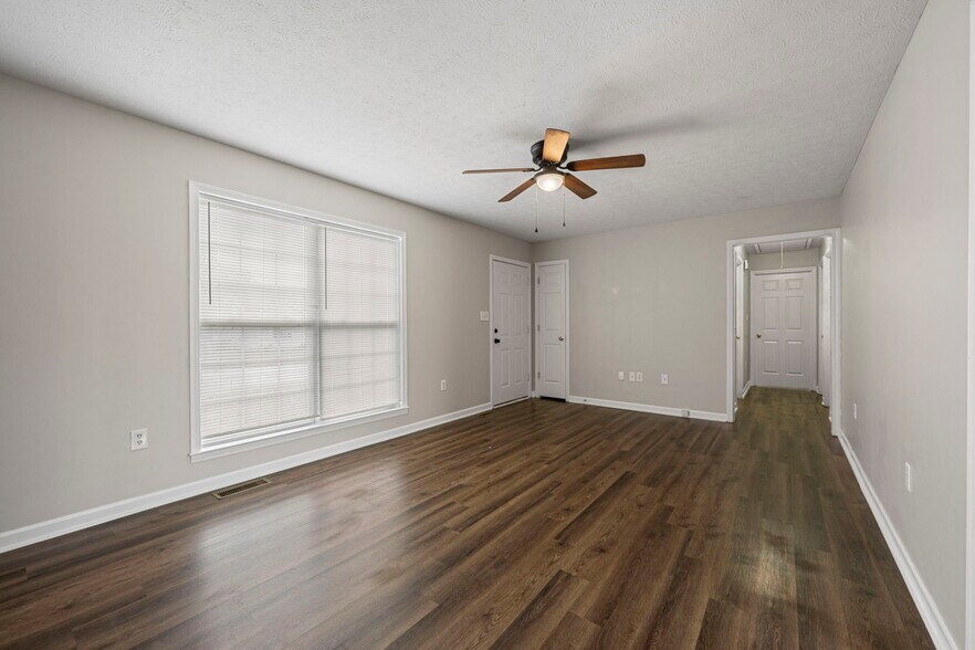 Building Photo - 1307 Miller Pond Rd