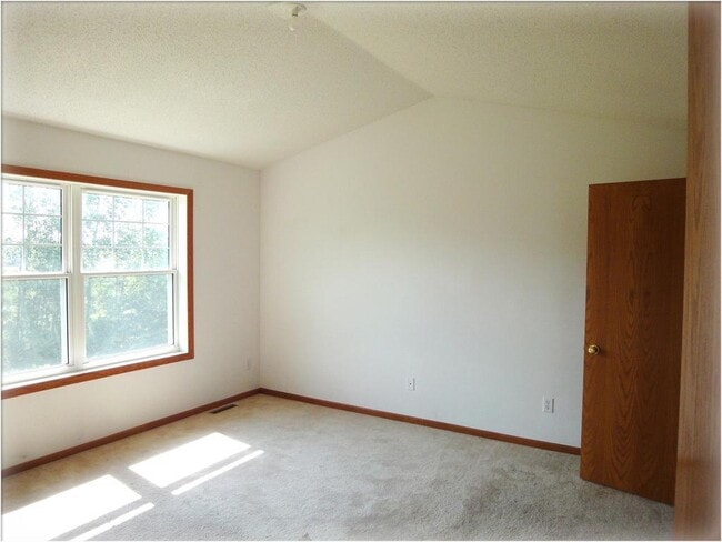 Building Photo - 16601 50th Ct N