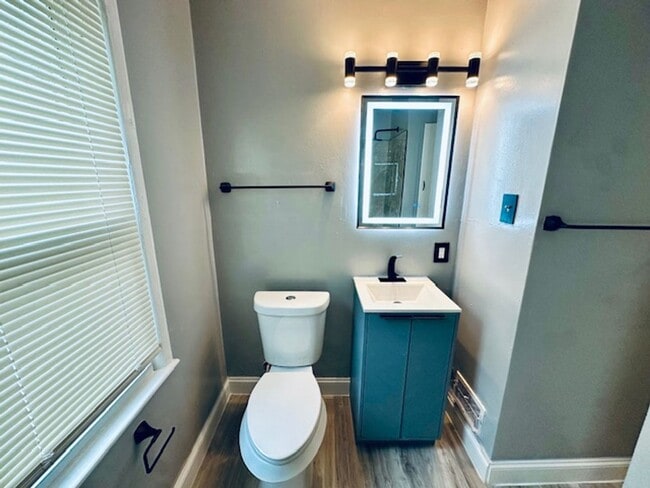 Building Photo - 3 Bedroom 1 Bath Welcome Section 8