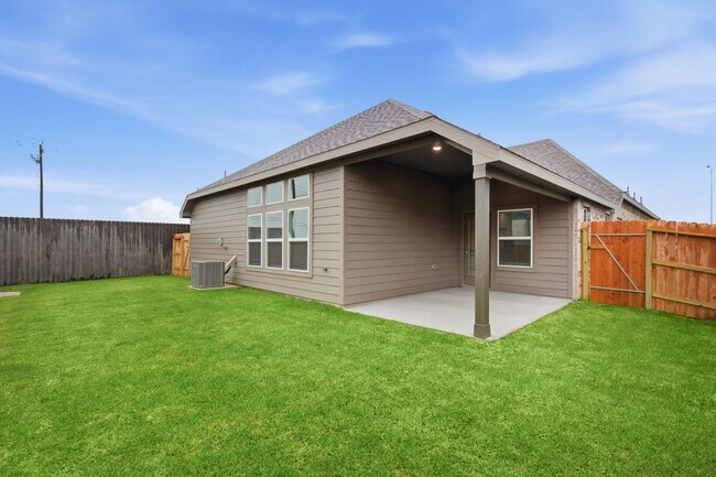 Building Photo - 2106 Villa Flora Ln