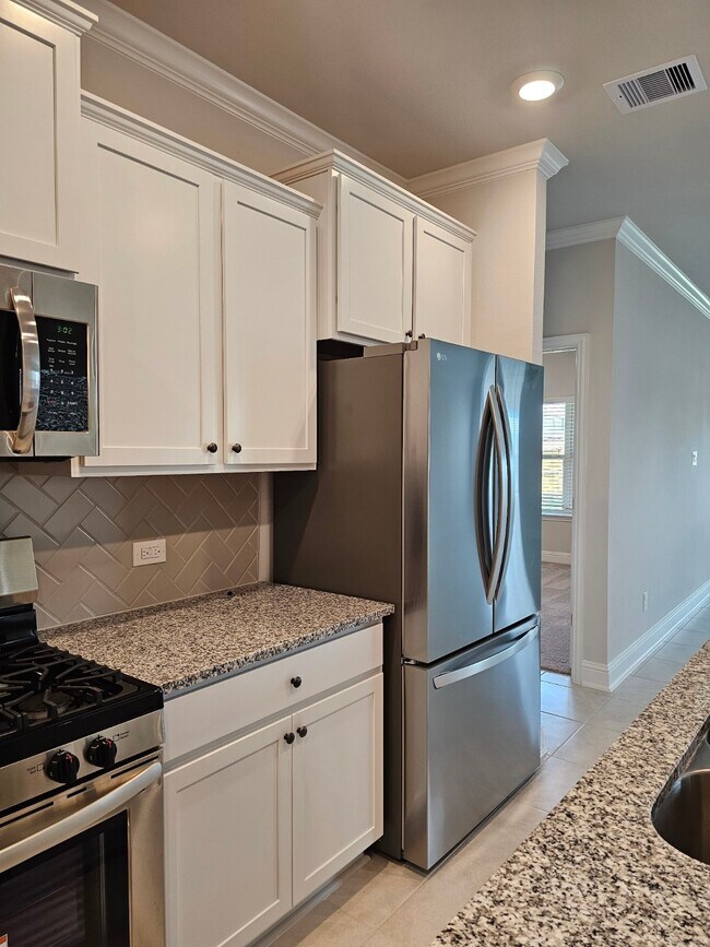 Building Photo - 400 Camino Bay Dr