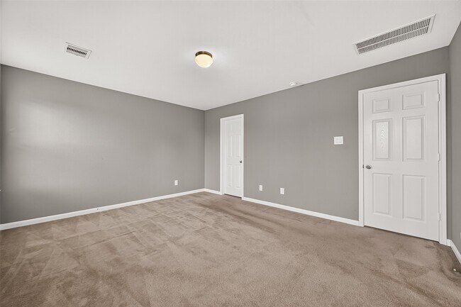 Building Photo - 8932 Hollister Commons Ln