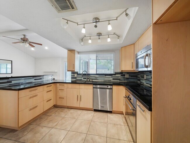 Building Photo - 1223 Bramblebury Dr