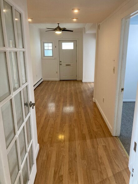 Building Photo - 405 Bellevue St