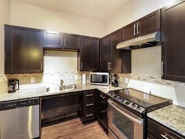 Building Photo - 15600 Dallas Pkwy
