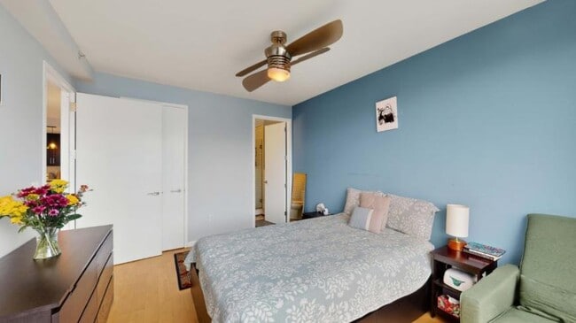 Building Photo - 2 bedroom in LONG ISLAND CITY NY 11101