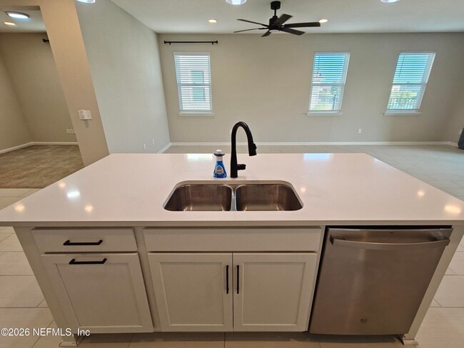 Building Photo - 1876 Amberly Dr