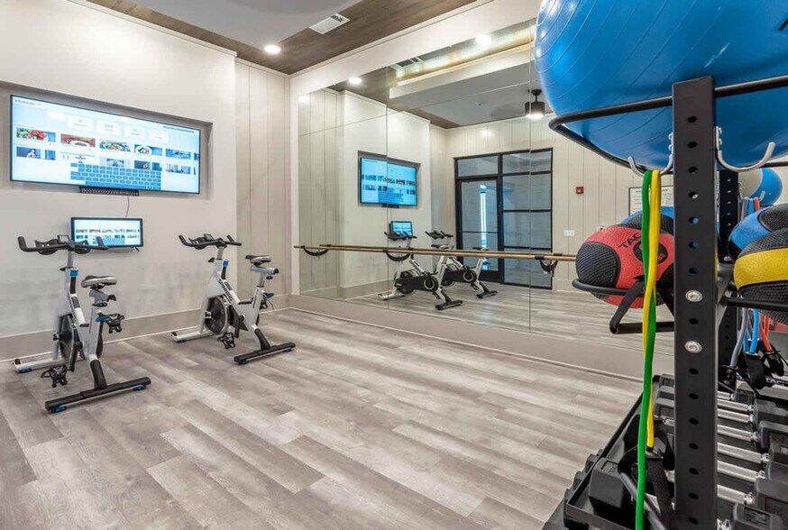 Building Photo - 9260 Vintage Hills Way