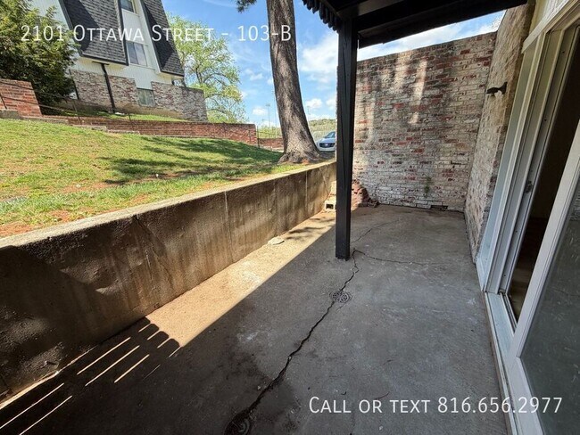 Building Photo - 2101 Ottawa St