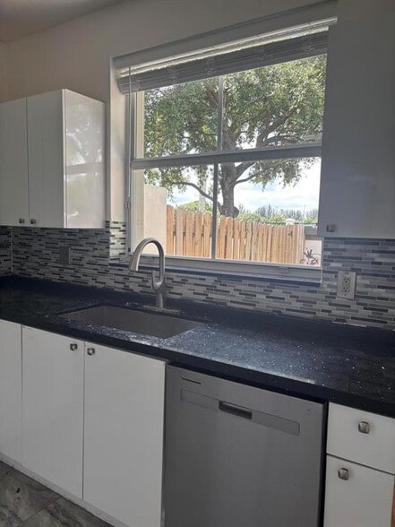 Building Photo - 254 Riverwalk Cir