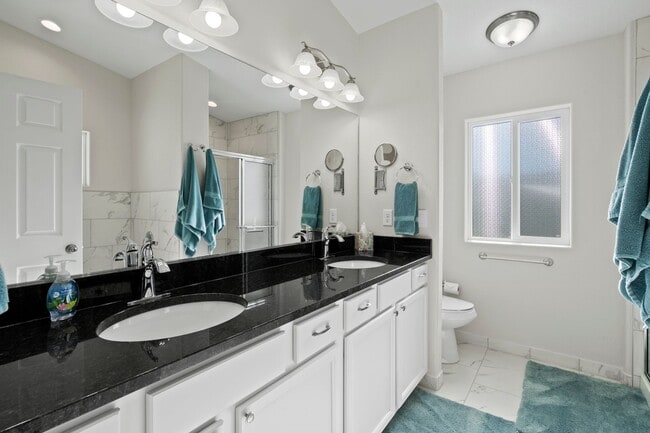 Building Photo - Great Location Woodland Park Townhome!