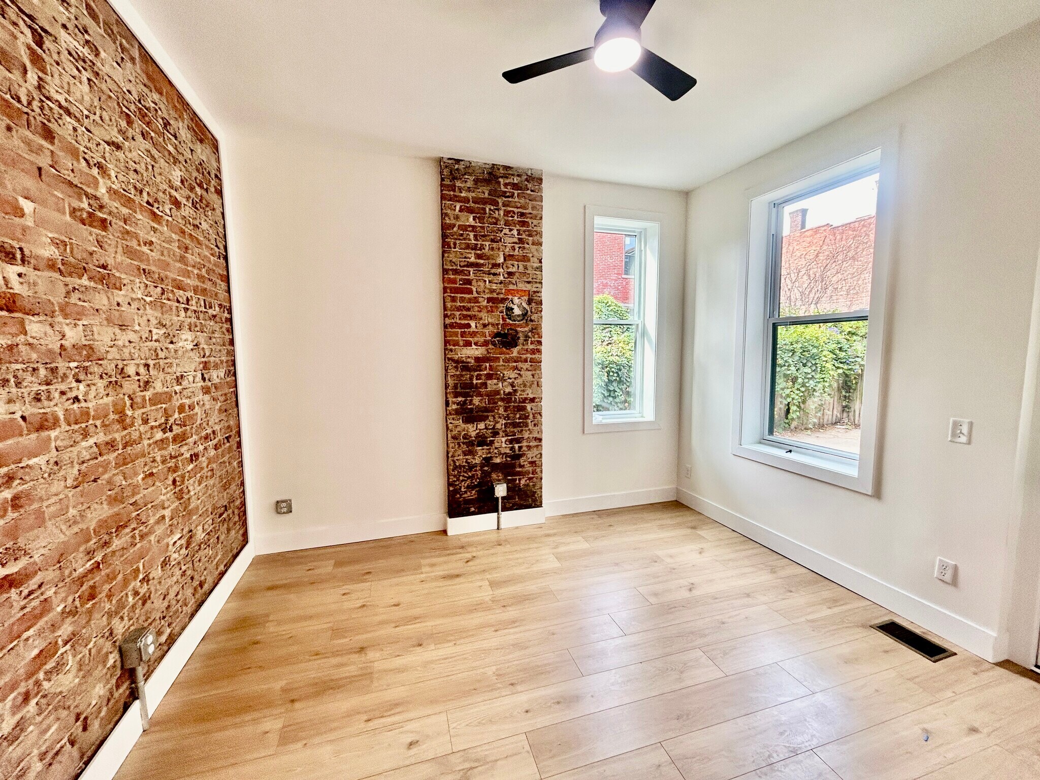 Bedroom - 2018 Forbes Ave