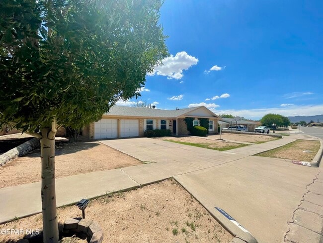 Building Photo - 9004 Lait Dr