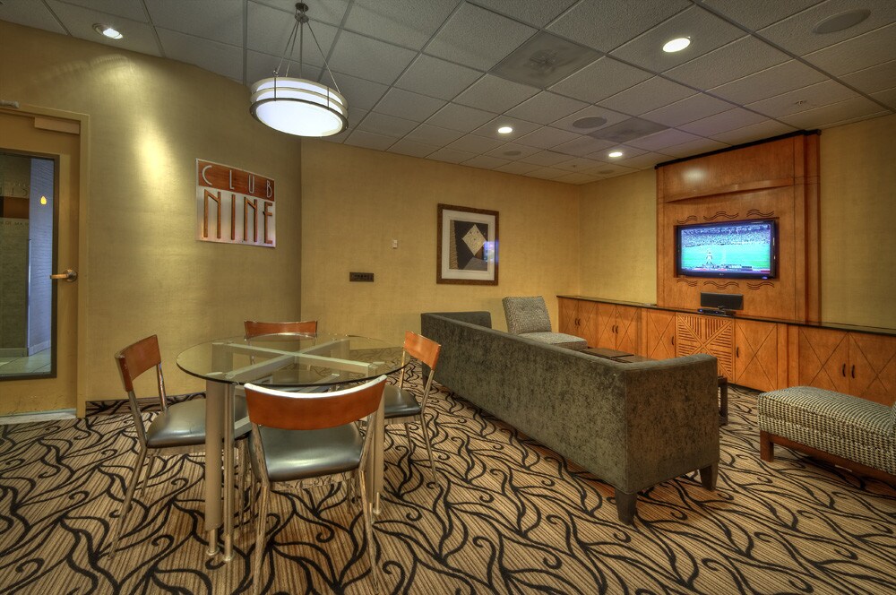 Building Photo - 545 N Dearborn St