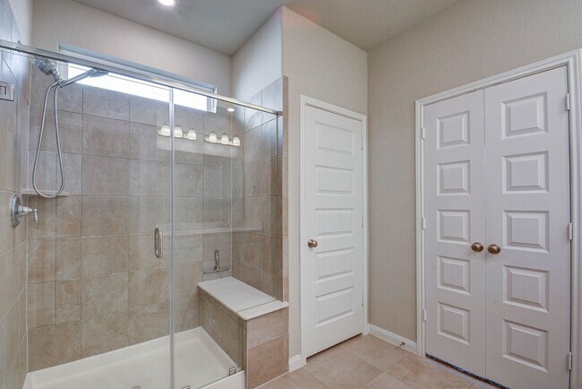 Building Photo - 18572 Meadow Point Ln