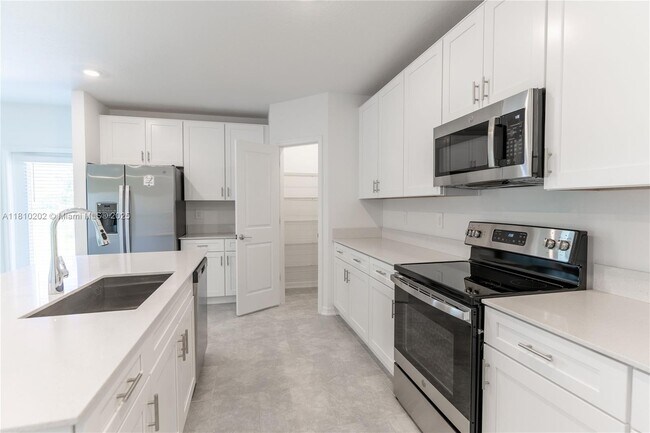Building Photo - 934 Cattleman St