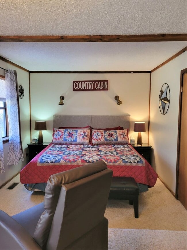 Building Photo - 308-310 Brady Canyon Rd