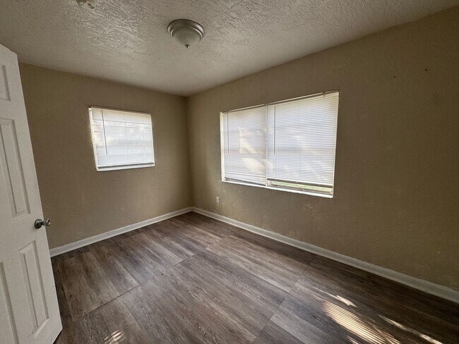 Building Photo - 1209 Carlsbad Pl