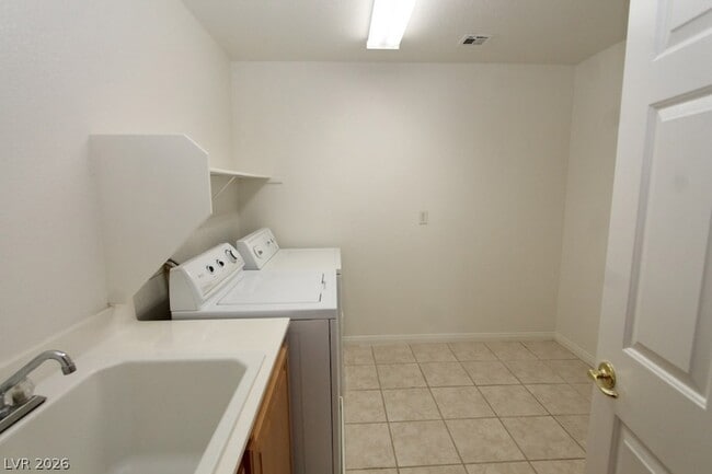 Building Photo - 8247 Azure Shores Ct