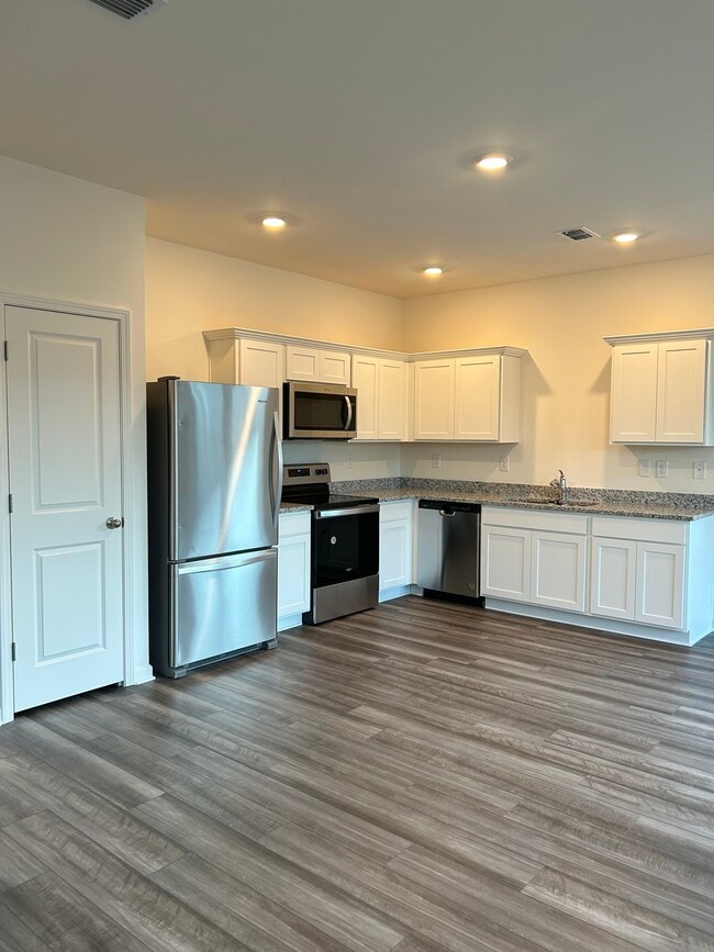 Building Photo - 69 Rydal Wy