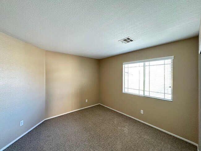 Building Photo - Discovery Hills