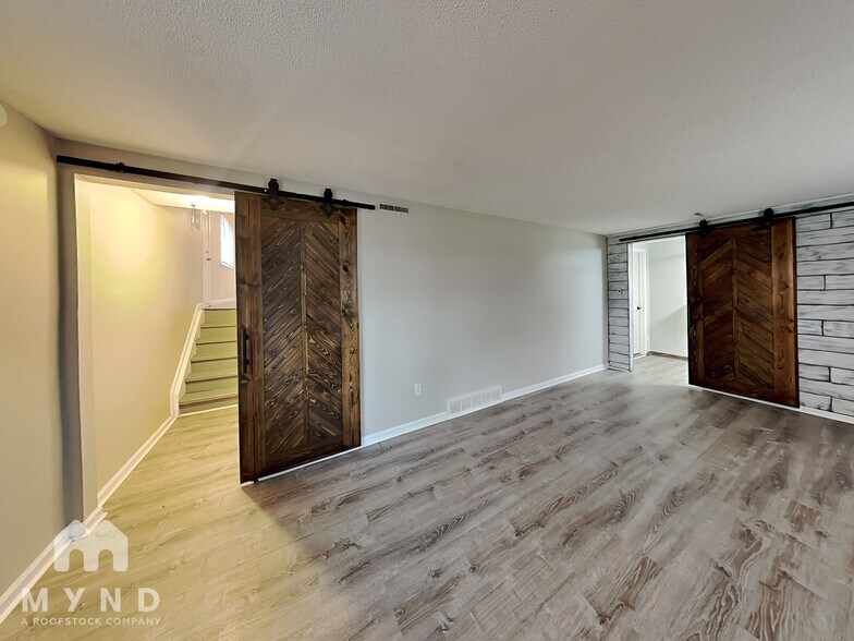 Building Photo - 3586 Richard Ave