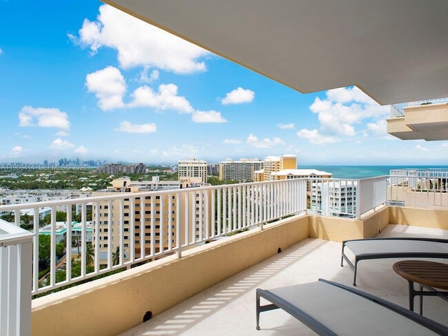 Building Photo - 781 Crandon Blvd