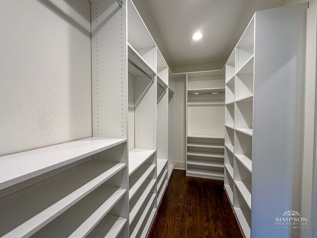 Building Photo - 1943 Townsend Ave