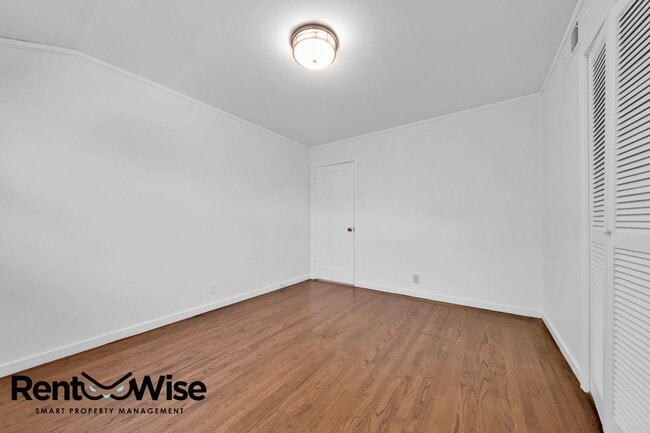 Building Photo - 612 Barneson Ave