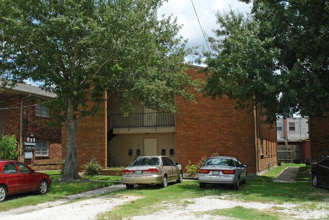 Primary Photo - 3109 Lake Villa Dr