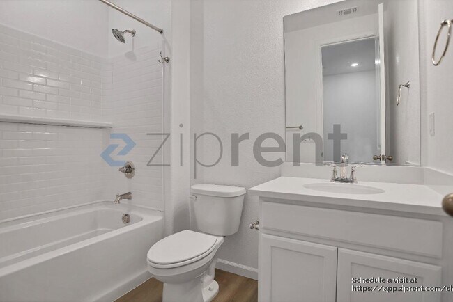 Building Photo - 15474 Hedges Dr
