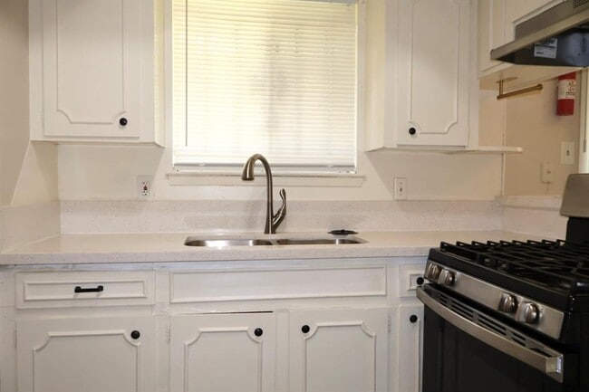 Building Photo - 7731 Melanie St