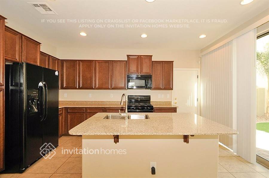 Building Photo - 3616 S Winter Ln