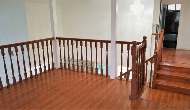 Building Photo - 4 Bedrooms, 3 Baths, 2,809 sq. ft. Home in Canoga Park