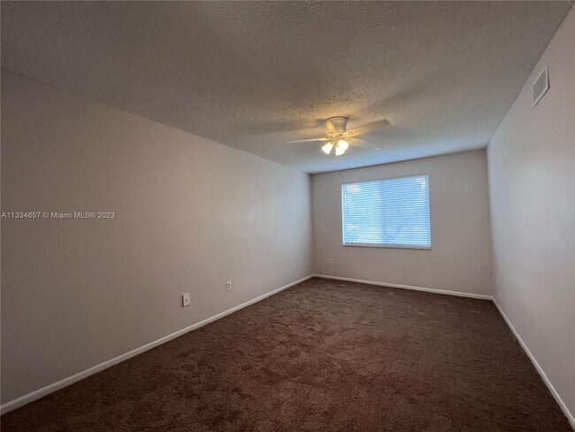 Building Photo - 6952 SW 39th St