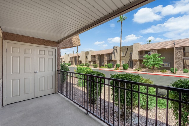 Building Photo - 4921 Indian River Dr