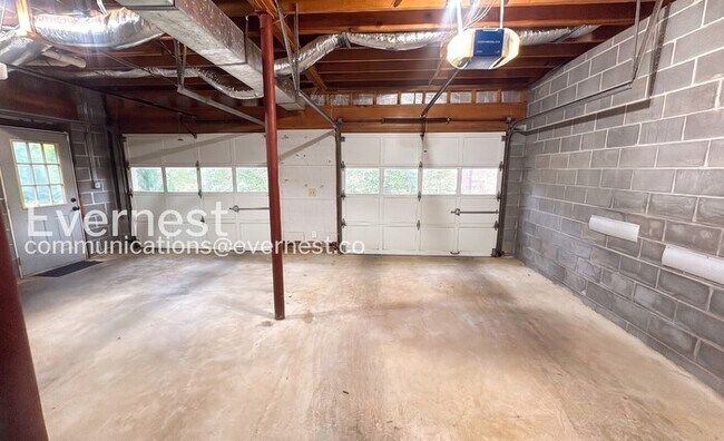 Building Photo - 4 Bed, 3.5 Bath Home with Garage / Pet-Friendly / Available Now!
