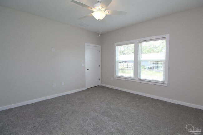 Building Photo - 5458 Medina Rd