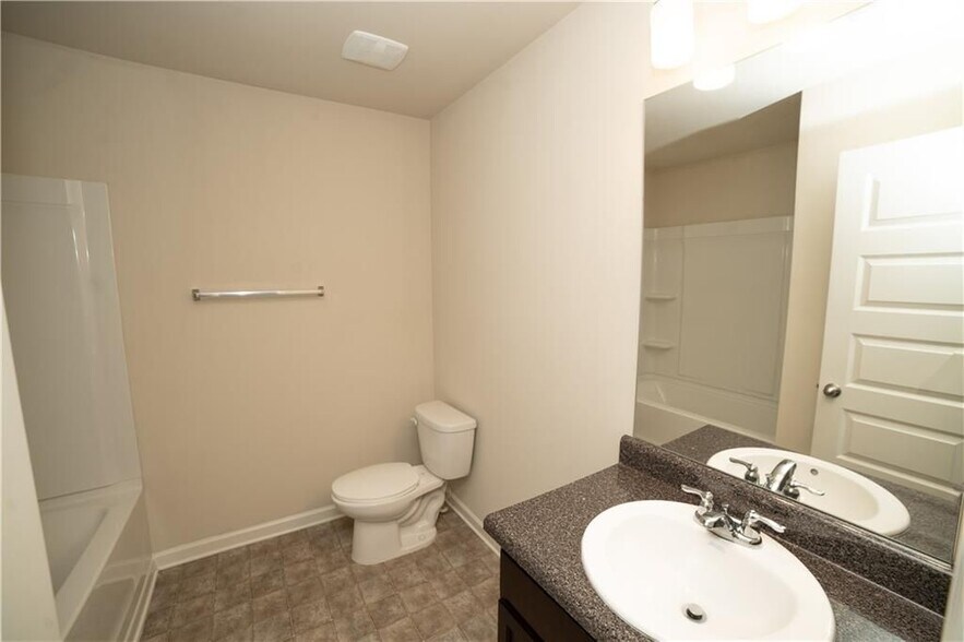 Building Photo - 376 Pernell