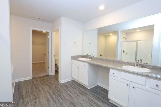 Building Photo - 2105 Jessica Way