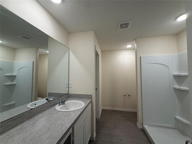 Building Photo - 44 Pineapple Dr