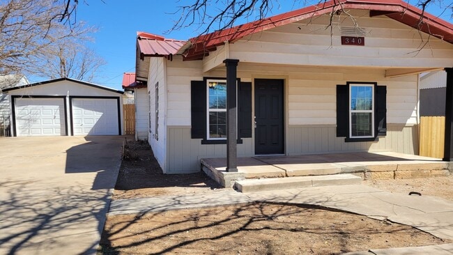 Building Photo - Totally Updated 3/1/2 A MUST SEE! Available July 2026