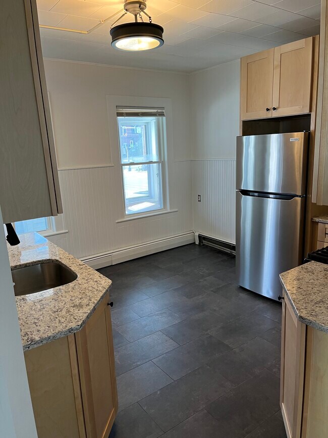 Building Photo - 9 Summer St