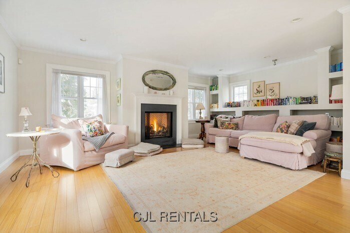 Building Photo - 150 Vassal Ln